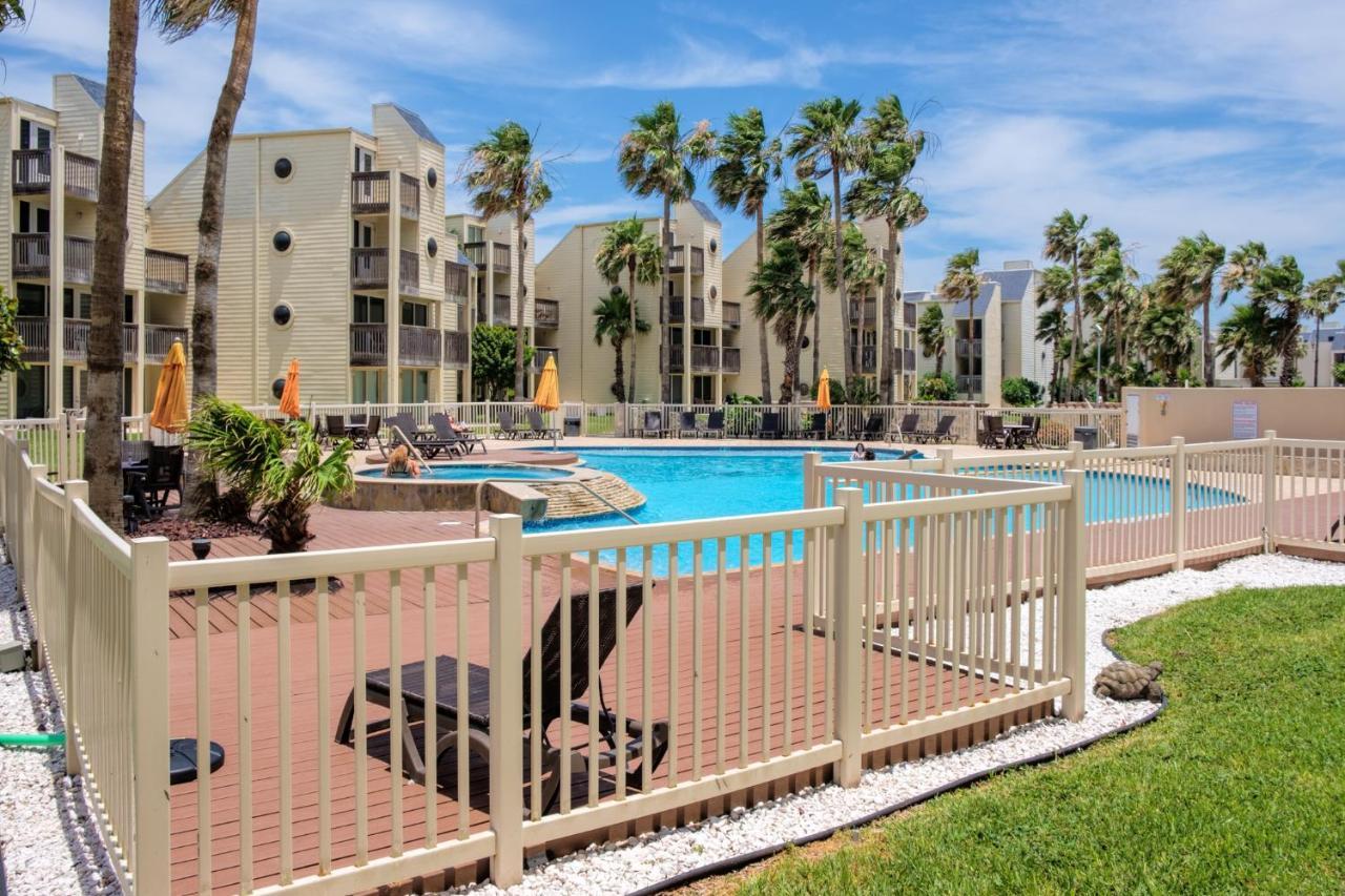 Ground Floor Cozy Condo Seconds From The Beach With Private Terrace South Padre Island Exteriér fotografie